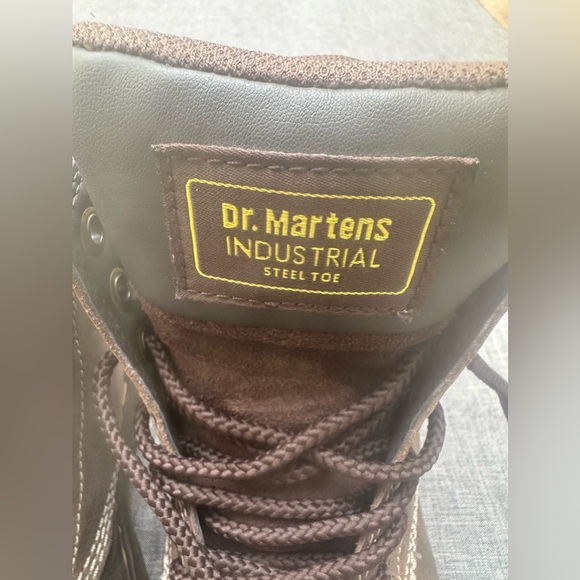 DR MARTENS ASTM F2413-11 MI/75 C/75
Size 7M B18 main image 5